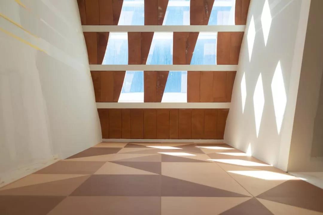 紅磚與白釉陶瓷交織，這家最新美琪癌癥中心的外立面亮了~